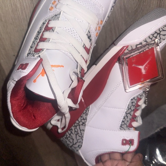 Jordan 3s - Picture 5 of 6